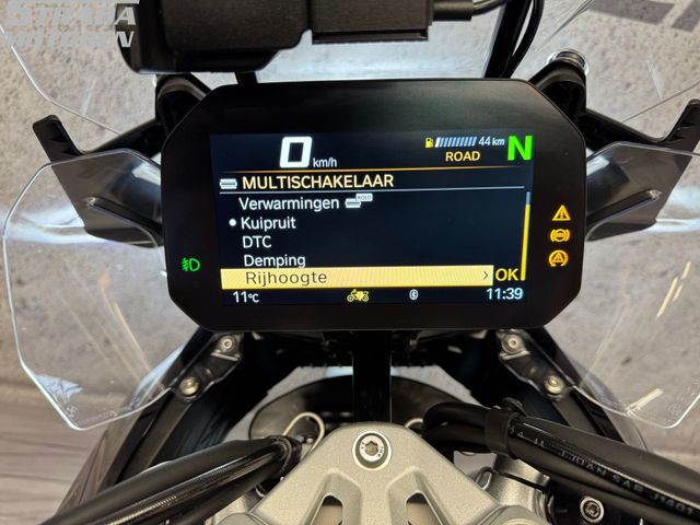 bmw - r-1300-gs-triple-black