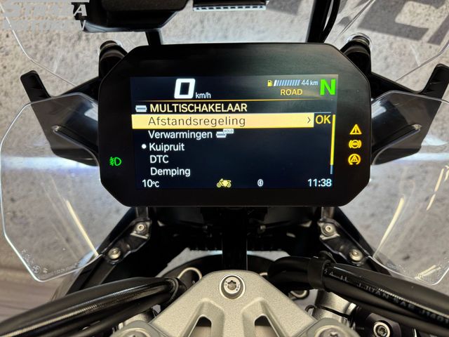 bmw - r-1300-gs-triple-black