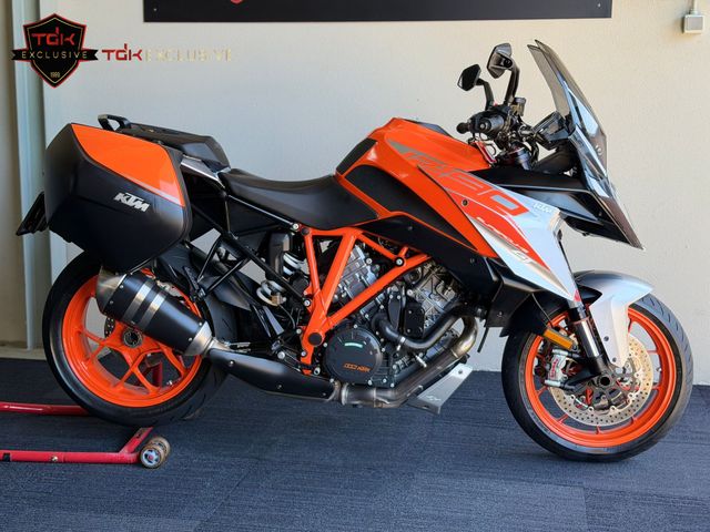 ktm - 1290-super-duke-gt