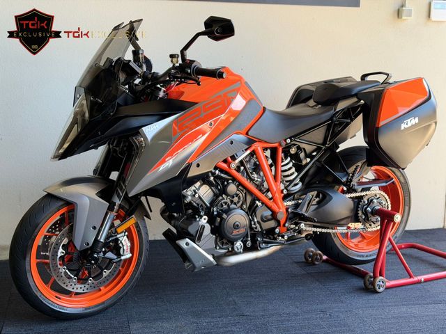 ktm - 1290-super-duke-gt