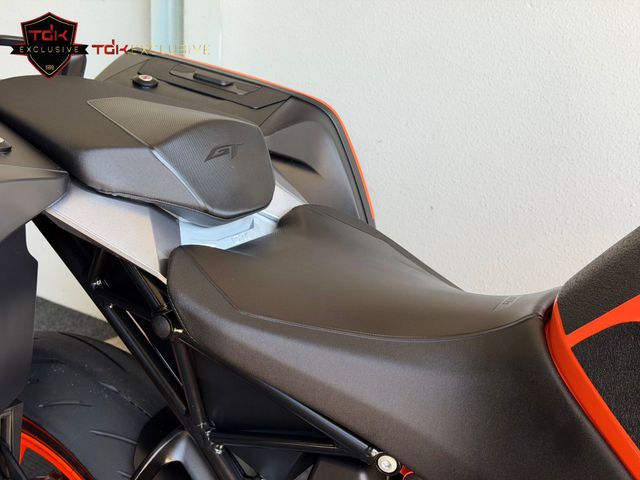 ktm - 1290-super-duke-gt