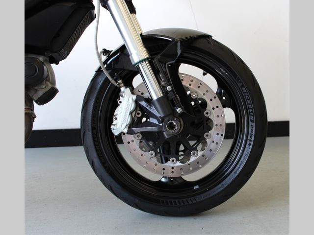ducati - monster-696