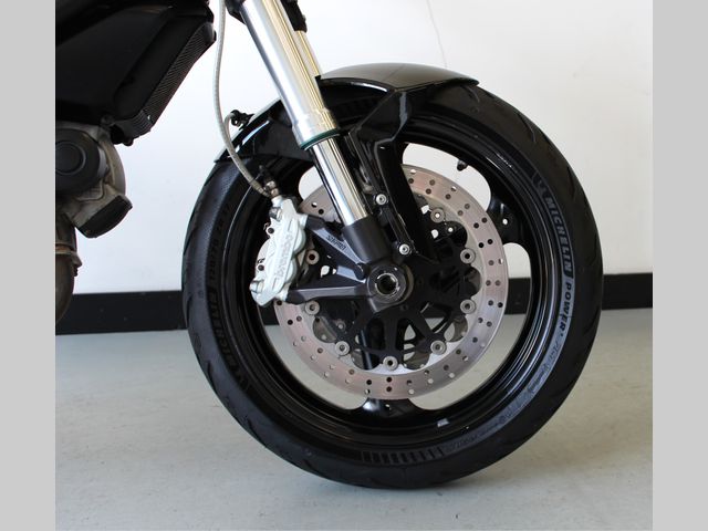 ducati - monster-696