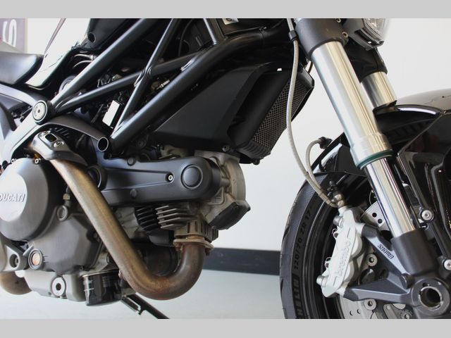 ducati - monster-696