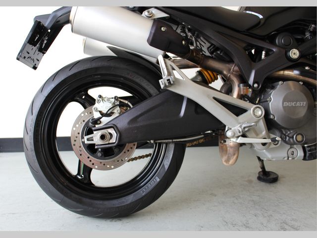ducati - monster-696