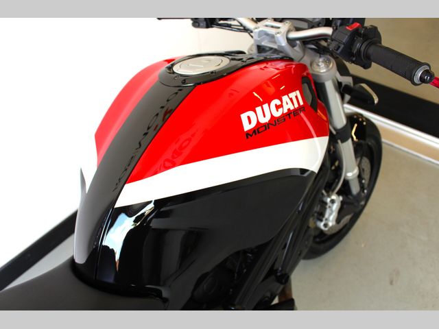 ducati - monster-696