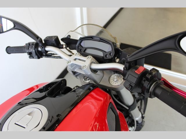 ducati - monster-696