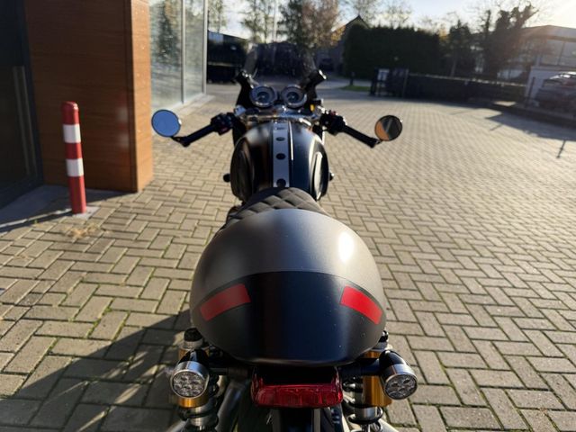 triumph - thruxton-rs