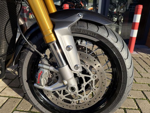 triumph - thruxton-rs