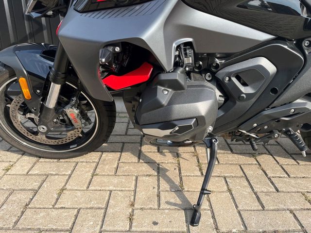 bmw - r-1300-r