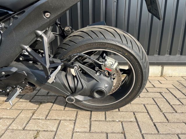bmw - r-1300-r
