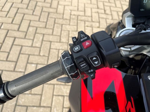 bmw - r-1300-r