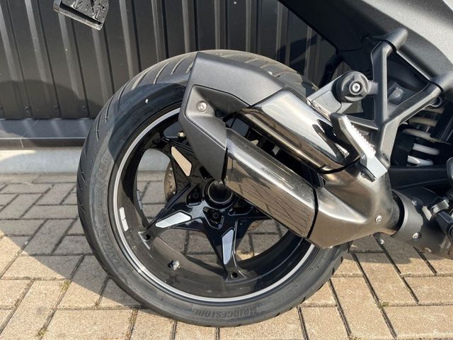 bmw - r-1300-r