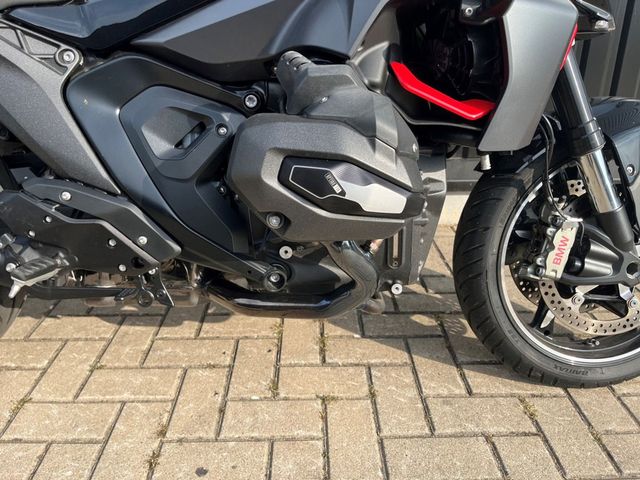 bmw - r-1300-r
