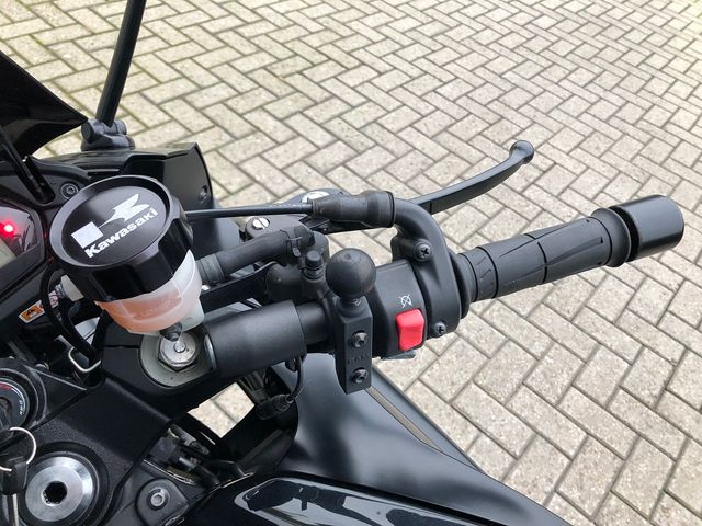 kawasaki - z-1000-sx-abs