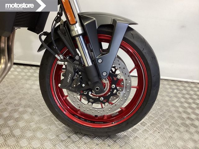 suzuki - gsx-8s