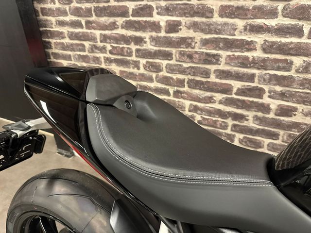 triumph - speed-triple-1200-rs