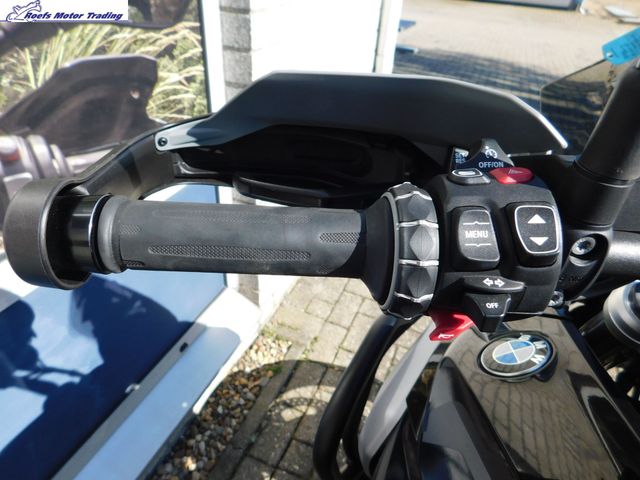 bmw - r-1300-gs-triple-black