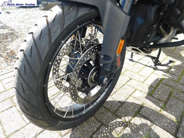 bmw - r-1300-gs-triple-black