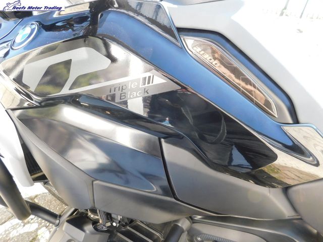 bmw - r-1300-gs-triple-black