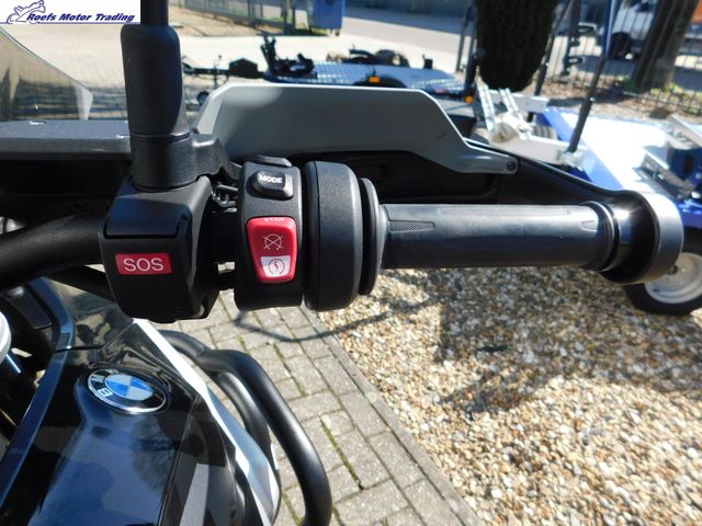 bmw - r-1300-gs-triple-black