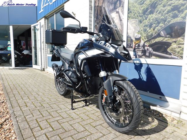 bmw - r-1300-gs-triple-black