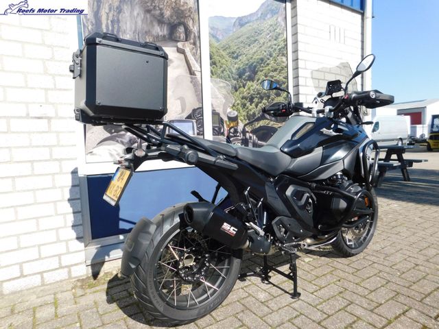 bmw - r-1300-gs-triple-black