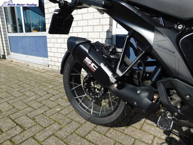 bmw - r-1300-gs-triple-black