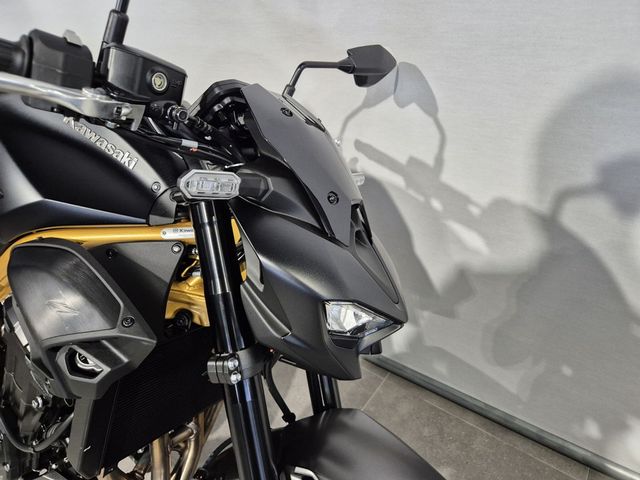 kawasaki - z900