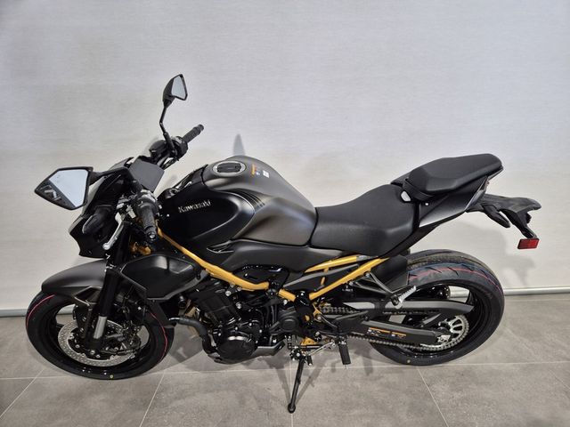 kawasaki - z900