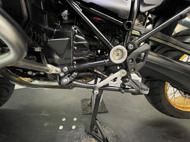 bmw - r-1250-gs-40-years-gs-edition