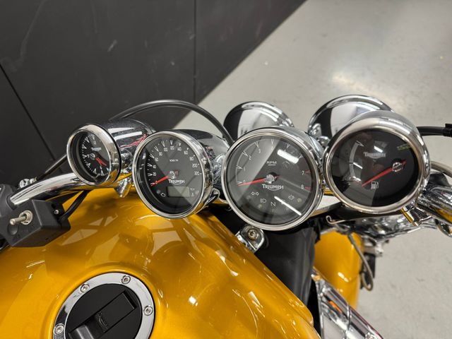 triumph - rocket-iii