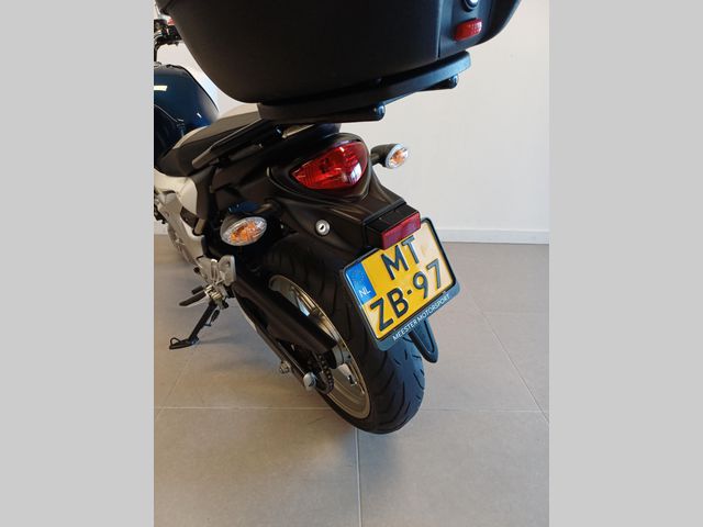 suzuki - sfv-650-gladius