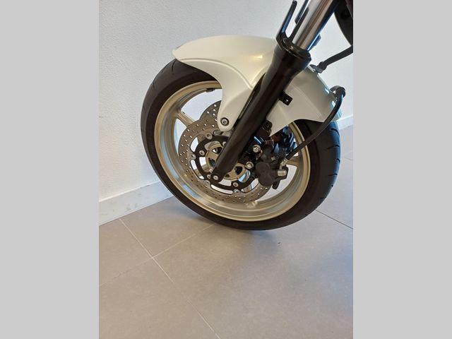 suzuki - sfv-650-gladius