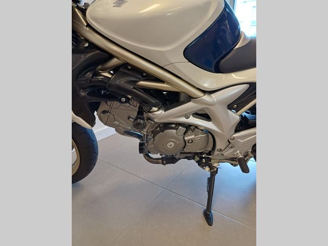 suzuki - sfv-650-gladius