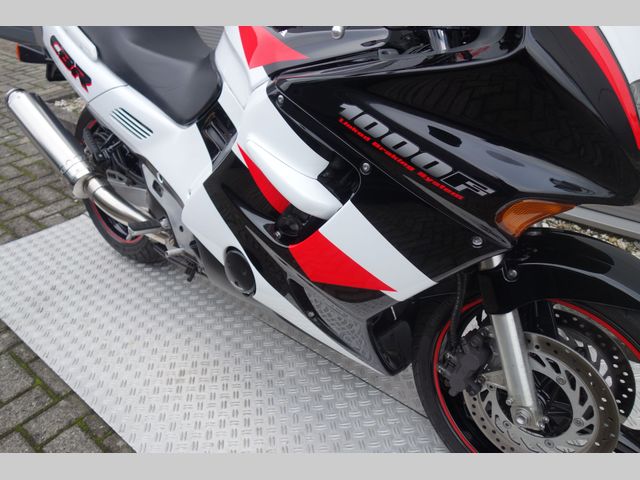 honda - cbr-1000-f
