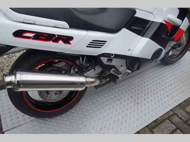 honda - cbr-1000-f