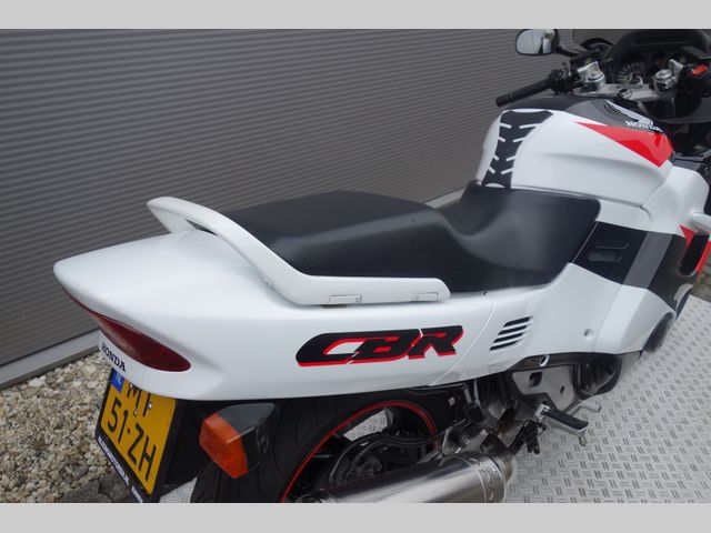 honda - cbr-1000-f
