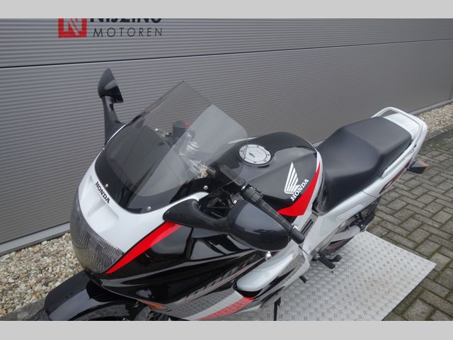 honda - cbr-1000-f