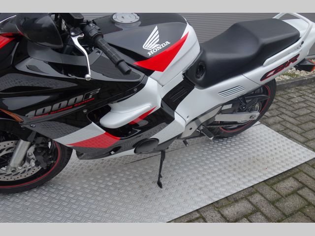 honda - cbr-1000-f
