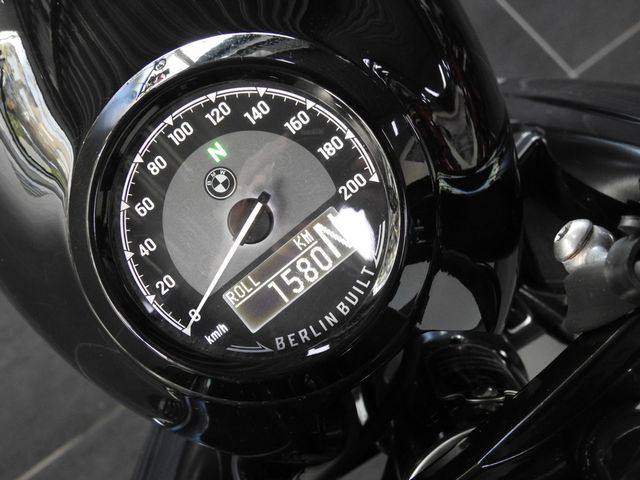 bmw - r-18-rocktane