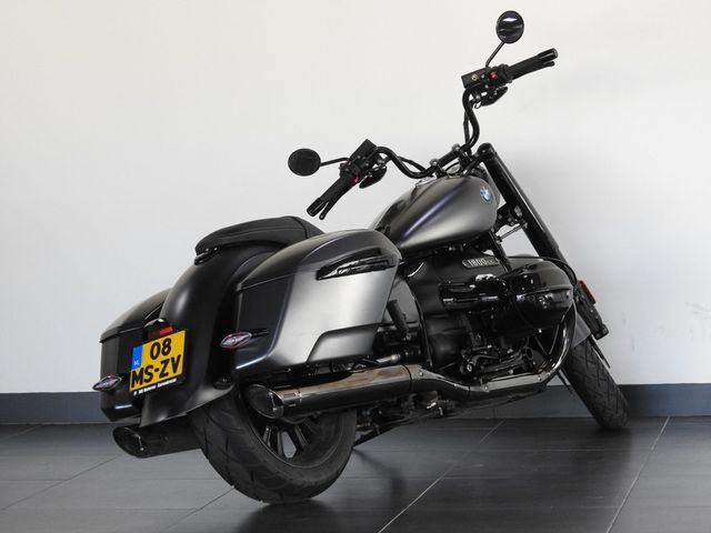 bmw - r-18-rocktane