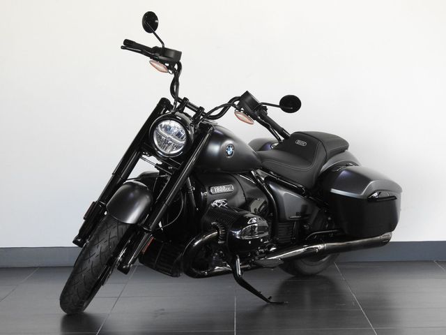 bmw - r-18-rocktane