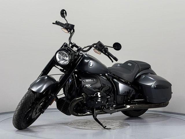 bmw - r-18-rocktane