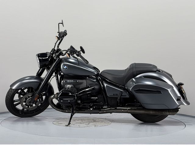 bmw - r-18-rocktane