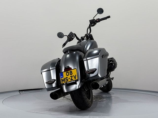 bmw - r-18-rocktane