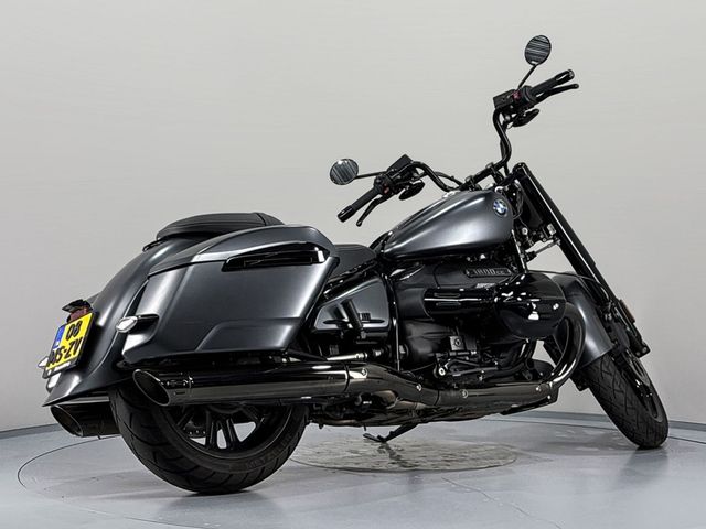 bmw - r-18-rocktane