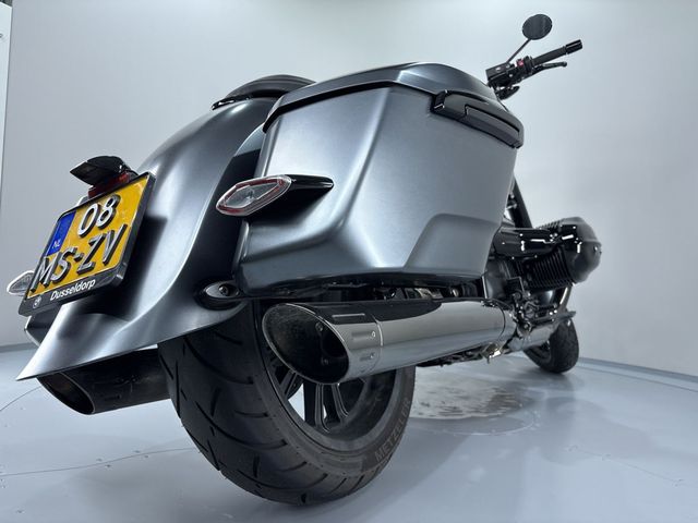 bmw - r-18-rocktane