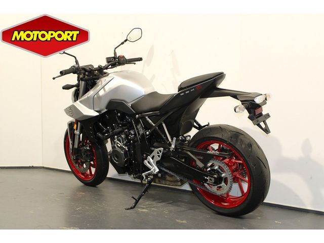 suzuki - gsx-8s