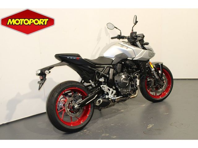 suzuki - gsx-8s